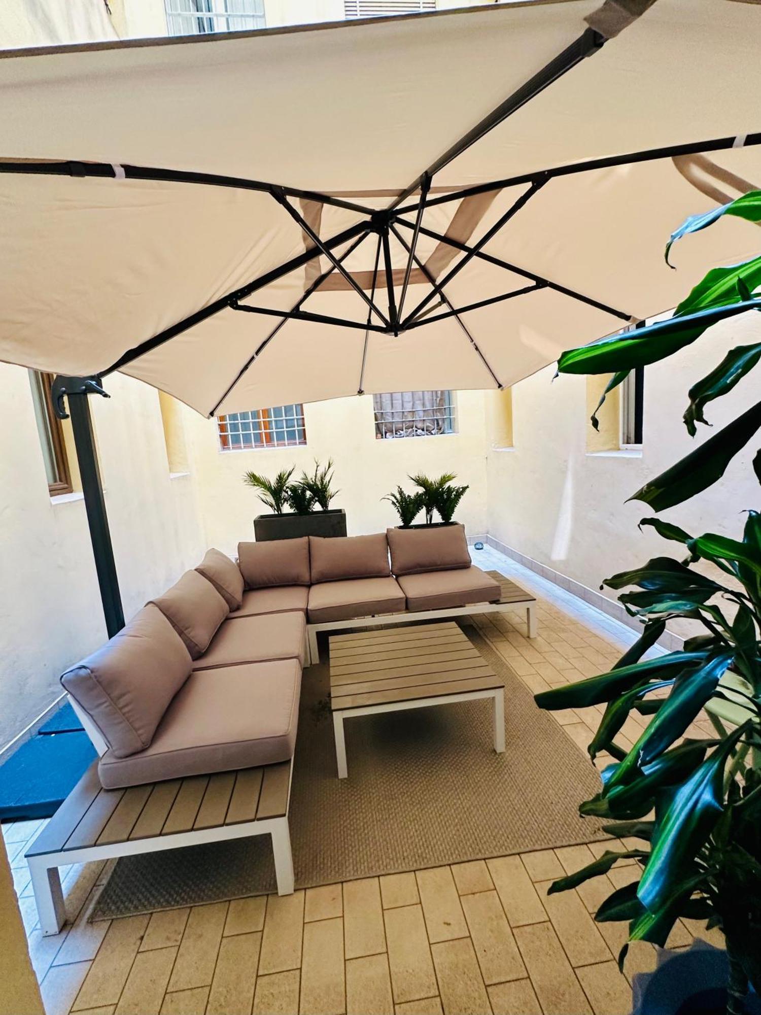 Indipendenza Luxury Apartments Болоня Екстериор снимка