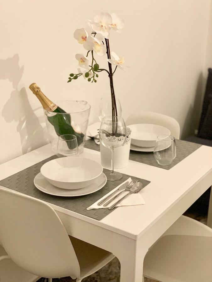 Indipendenza Luxury Apartments Болоня Екстериор снимка